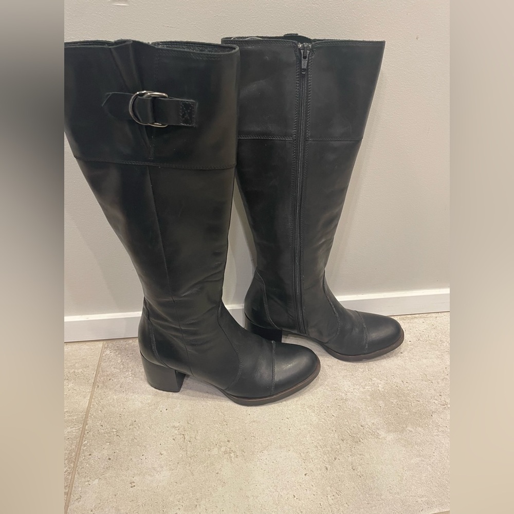 Leather heeled boots